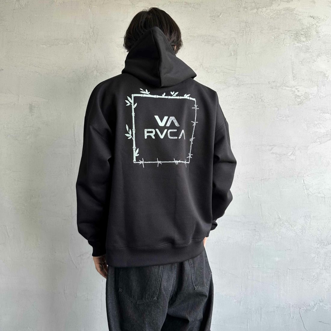 RVCA [ルーカ] BORDERED フーディ [BE042-039] BLK &&モデル身長：179cm 着用サイズ：M&&