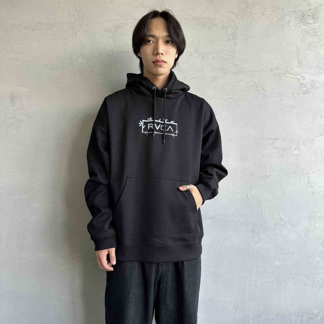 RVCA [ルーカ] BORDERED フーディ [BE042-039] BLK &&モデル身長：179cm 着用サイズ：L&&