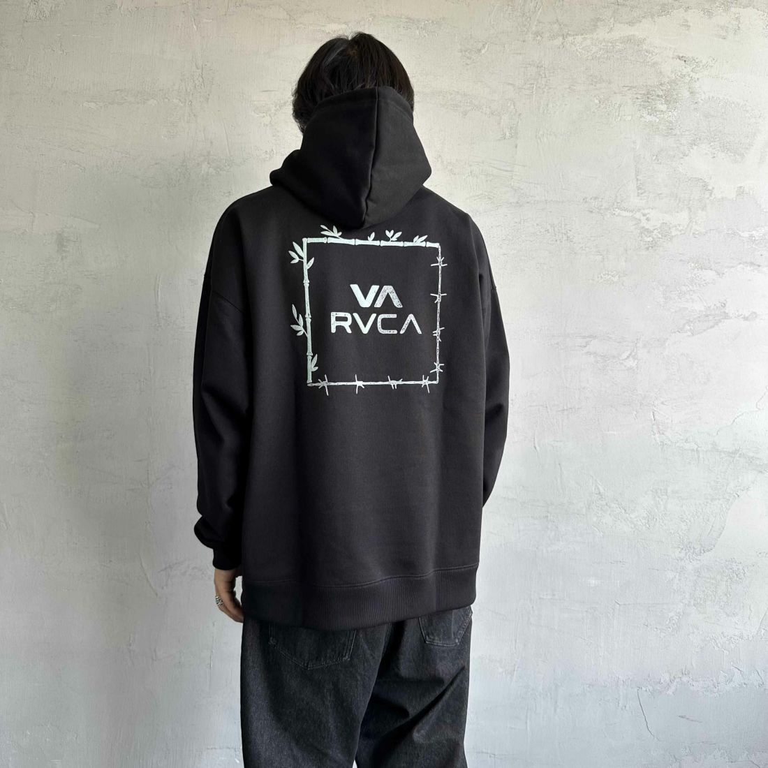 RVCA [ルーカ] BORDERED フーディ [BE042-039] BLK &&モデル身長：179cm 着用サイズ：L&&
