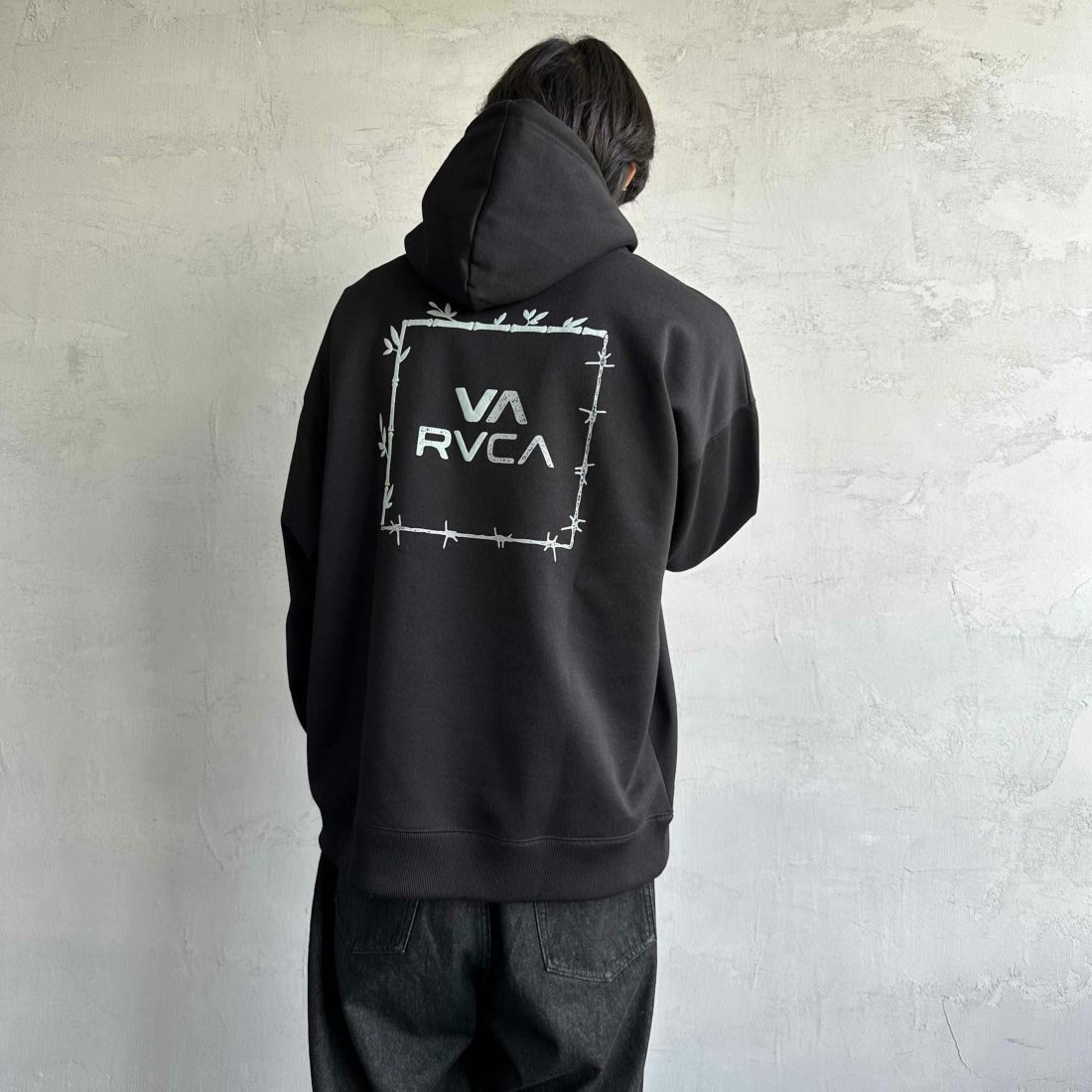 RVCA [ルーカ] BORDERED フーディ [BE042-039] BLK &&モデル身長：179cm 着用サイズ：L&&