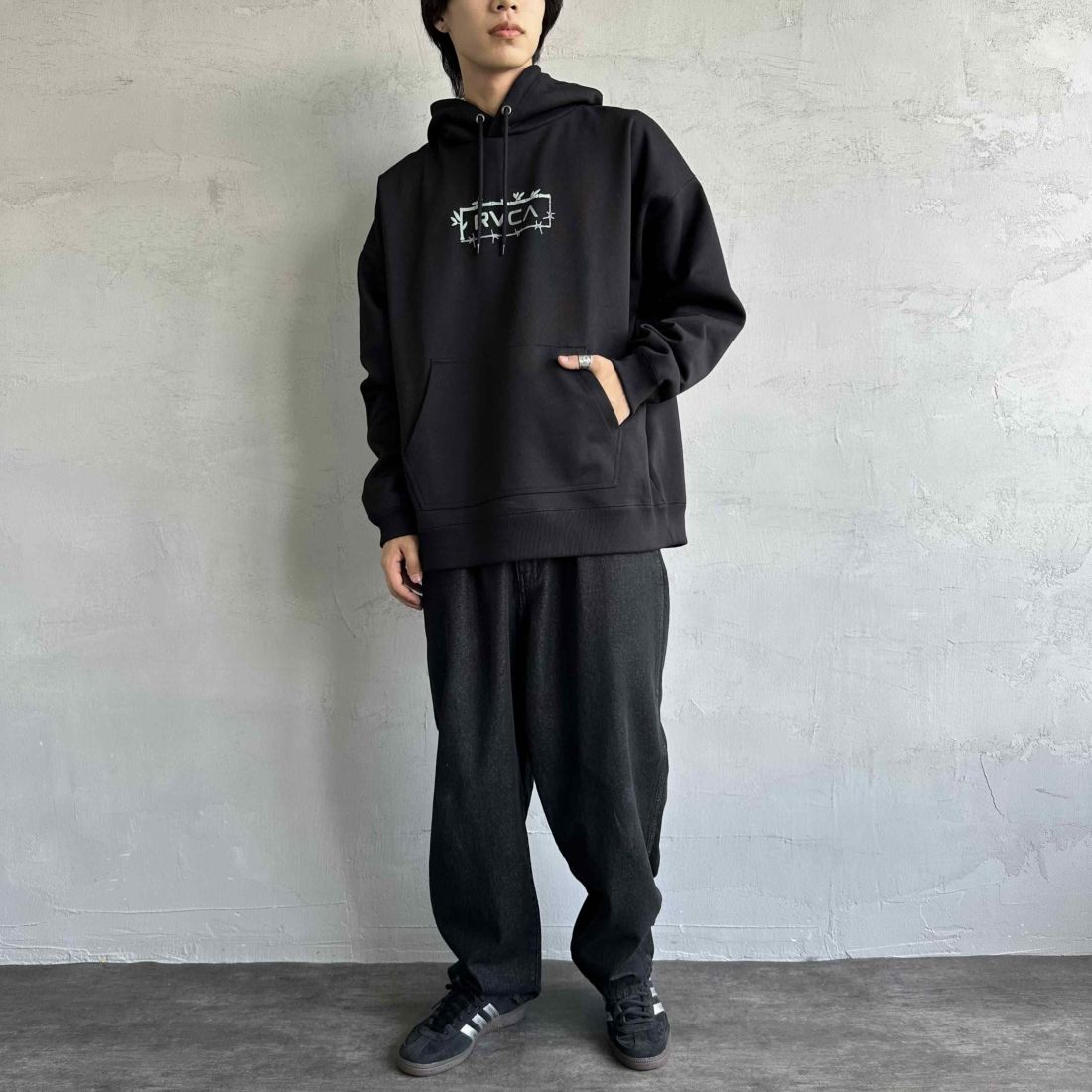 RVCA [ルーカ] BORDERED フーディ [BE042-039] BLK &&モデル身長：179cm 着用サイズ：L&&