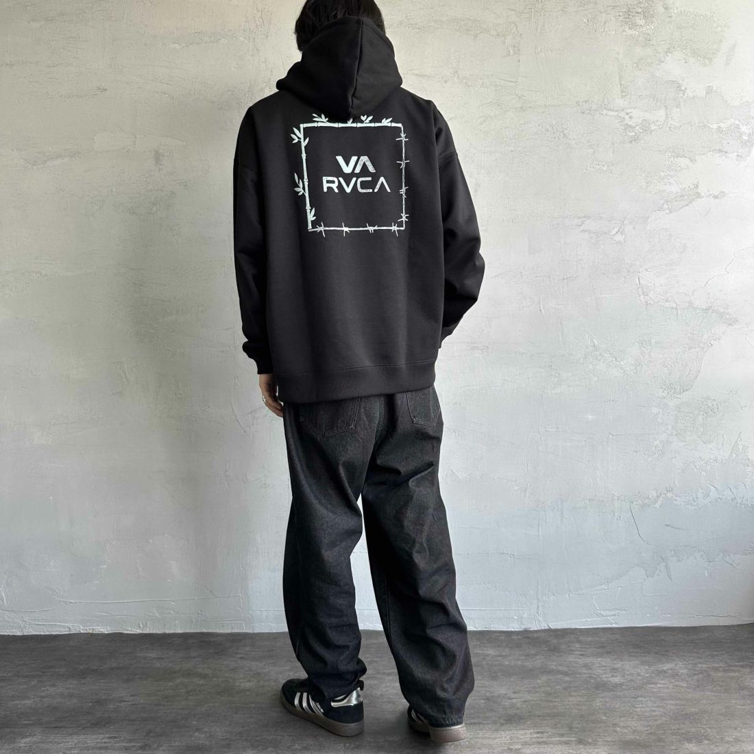 RVCA [ルーカ] BORDERED フーディ [BE042-039] BLK &&モデル身長：179cm 着用サイズ：L&&