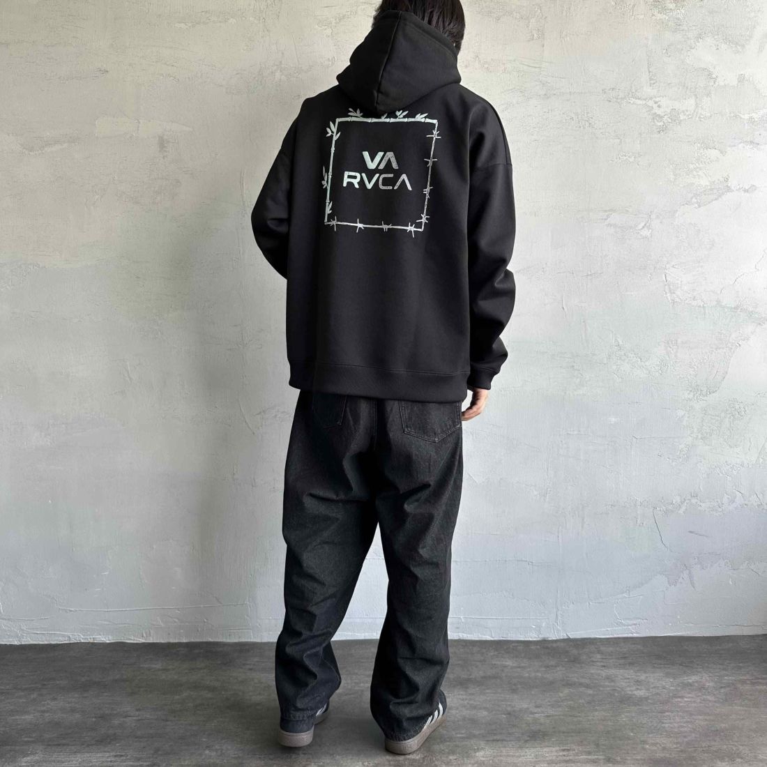 RVCA [ルーカ] BORDERED フーディ [BE042-039] BLK &&モデル身長：179cm 着用サイズ：L&&
