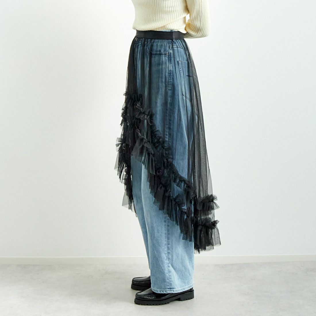 CHIGNON [シニヨン] アシメレイヤードチュールスカート [2344-063PT] BLACK &&モデル身長：167cm 着用サイズ：F&&