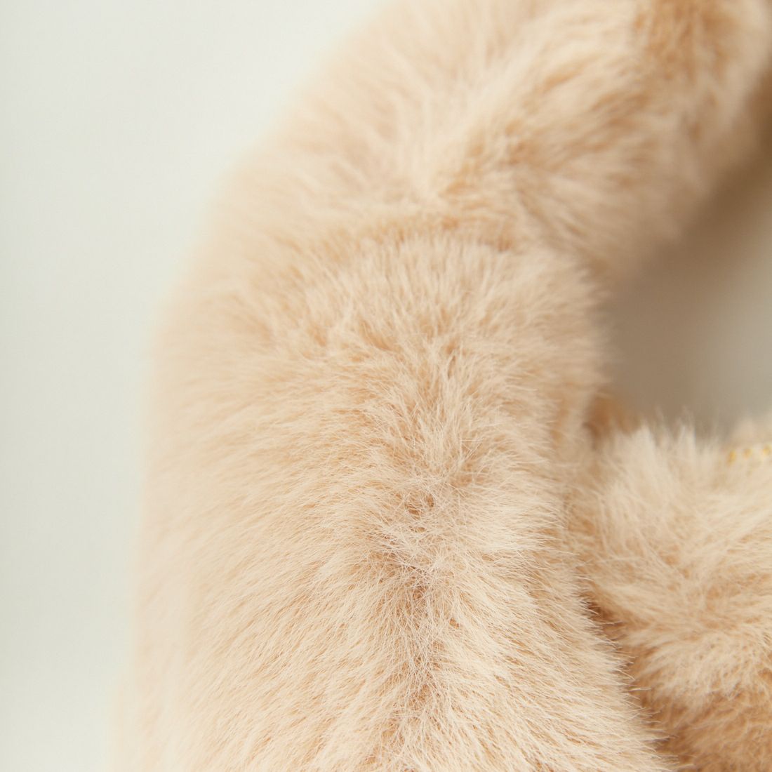 LE VERNIS [ル・ベルニ] フェイクファーマイクロバッグ [243-212504] 1 LT.BEIGE
