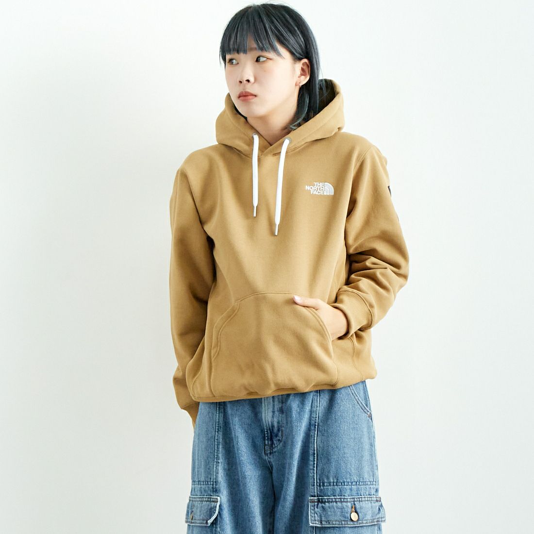 THE NORTH FACE [ザ ノースフェイス] スクエア ロゴ フーディ [NT62338]