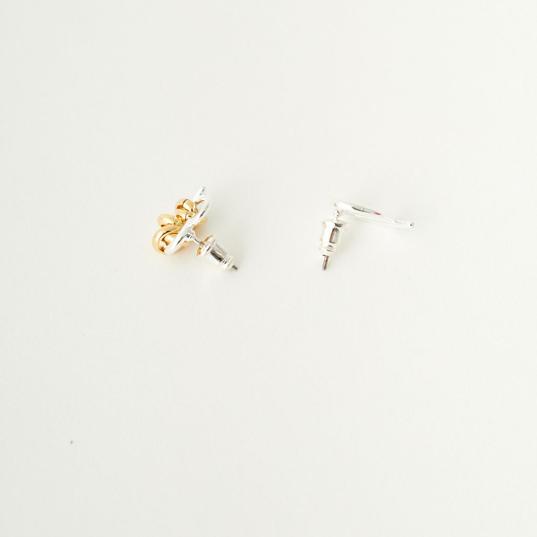 LAPUIS [ラピュイ] ラインハートコイルピアス [243-220103] MULTI