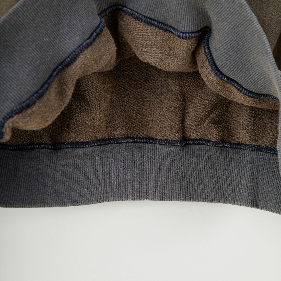 ILL ONE EIGHTY [イル ワンエイティ] サーフライダースウェットシャツ [ILL242-11] NAVY