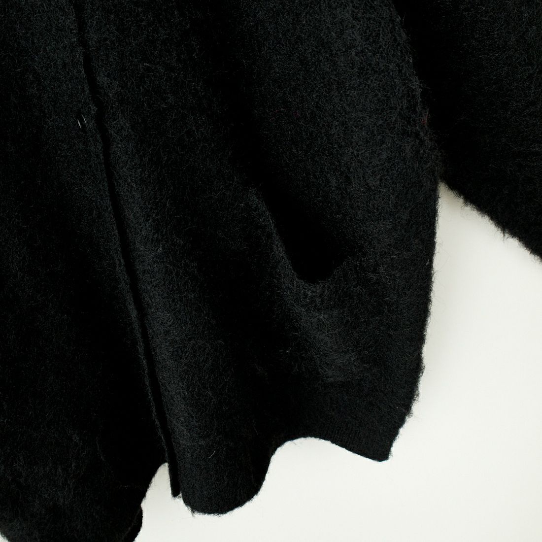 +81 BRANCA [ハチイチブランカ] カラーカーディガン [81B-24AW-K04] BLACK