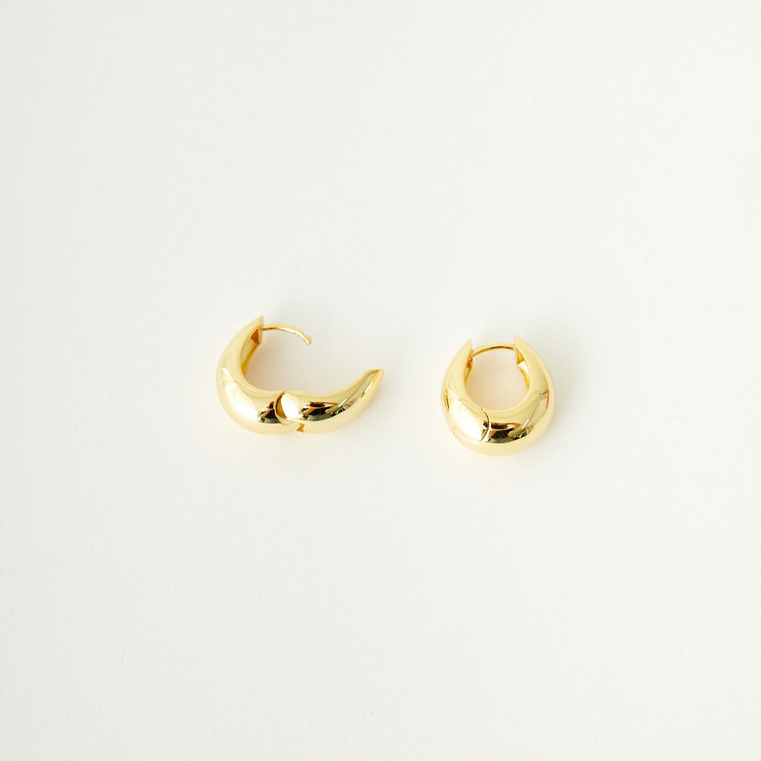 EO [イオ] ドロップフープピアス [EO-152] GOLD