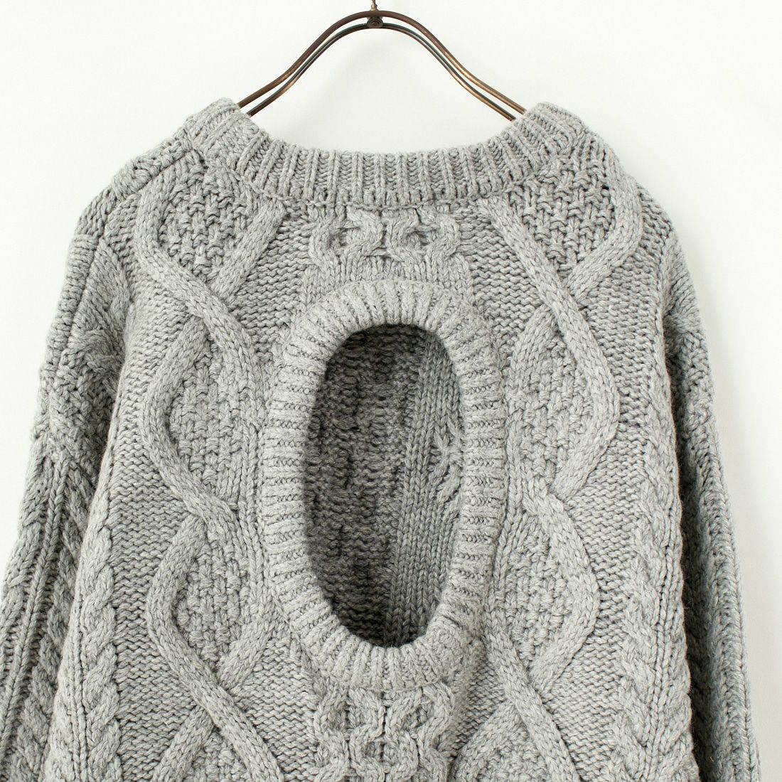 +81 BRANCA [ハチイチブランカ] ケーブル編みニットプルオーバー [81B-24AW-K05] GRAY