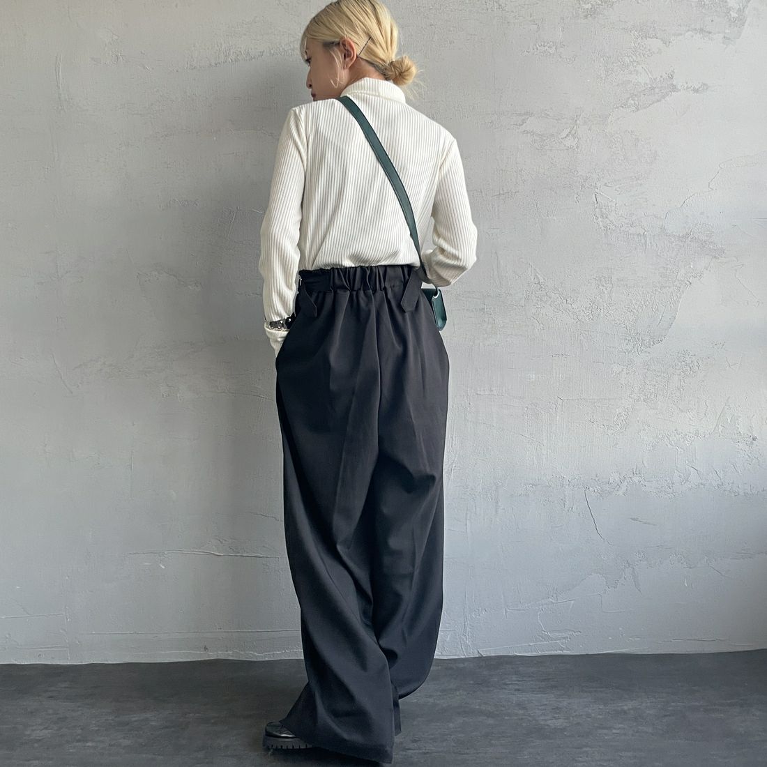 Noir Fabrik [ヌワールファブリック] ハイネックリブカットソー [JFW-C053] O.WHITE&&モデル身長：150cm 着用サイズ：0&&