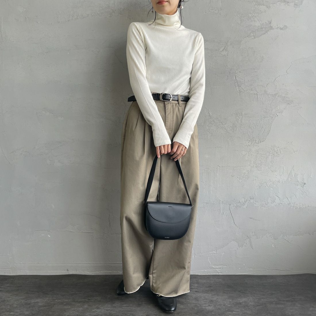 Noir Fabrik [ヌワールファブリック] ハイネックリブカットソー [JFW-C053] O.WHITE&&モデル身長：160cm 着用サイズ：0&&