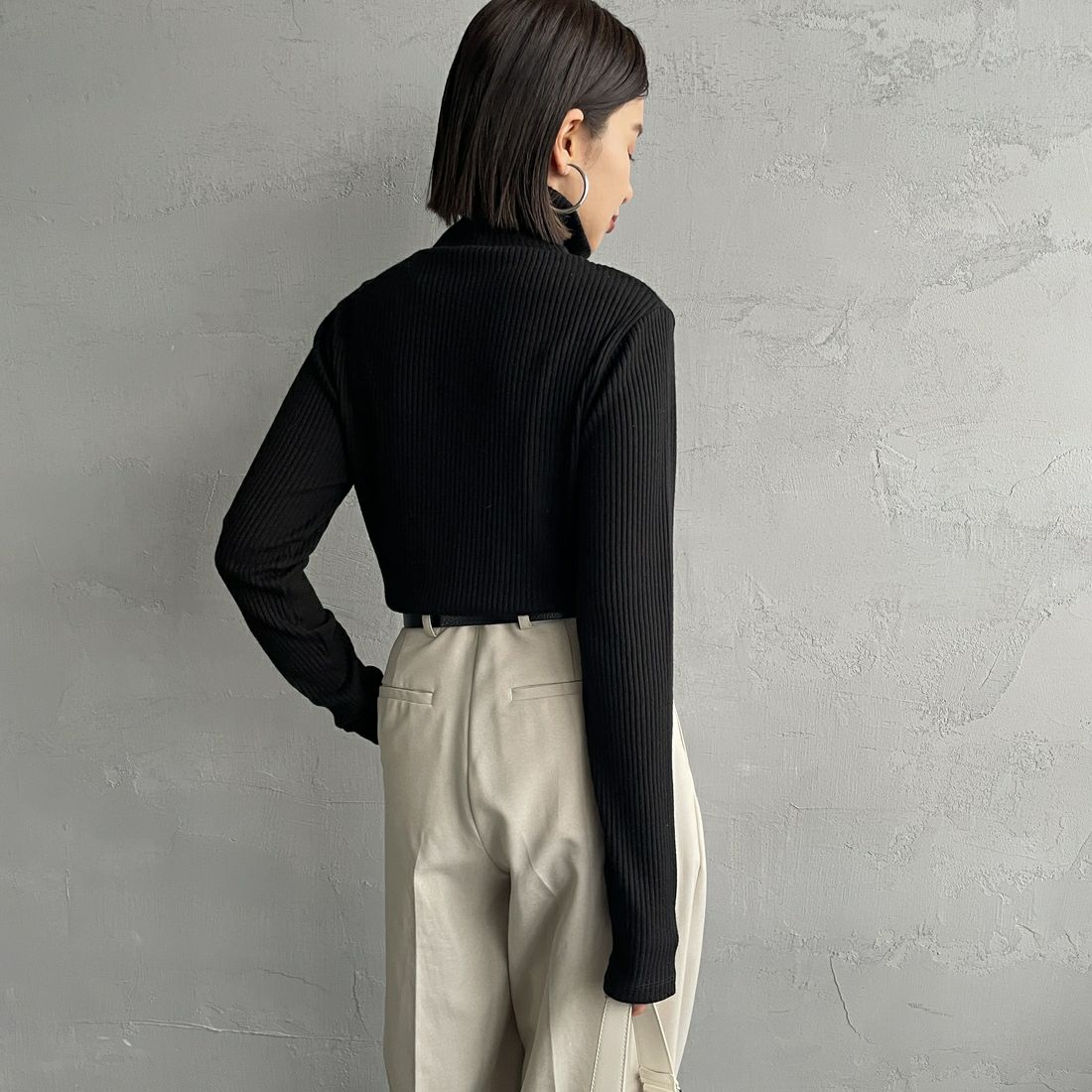 Noir Fabrik [ヌワールファブリック] ハイネックリブカットソー [JFW-C053] BLACK&&モデル身長：159cm 着用サイズ：1&&