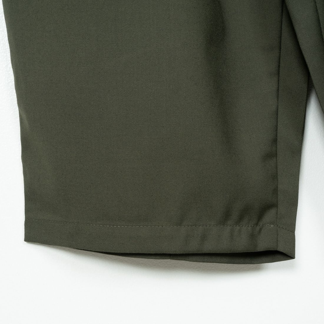 UNIVERSAL OVERALL [ユニバーサルオーバーオール] 別注 イージーワイドエッグパンツ [U2432630IN-JF] KHAKI