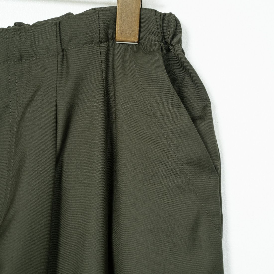 UNIVERSAL OVERALL [ユニバーサルオーバーオール] 別注 イージーワイドエッグパンツ [U2432630IN-JF] KHAKI