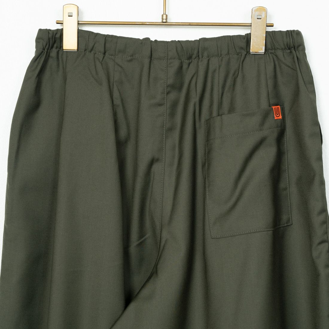 UNIVERSAL OVERALL [ユニバーサルオーバーオール] 別注 イージーワイドエッグパンツ [U2432630IN-JF] KHAKI