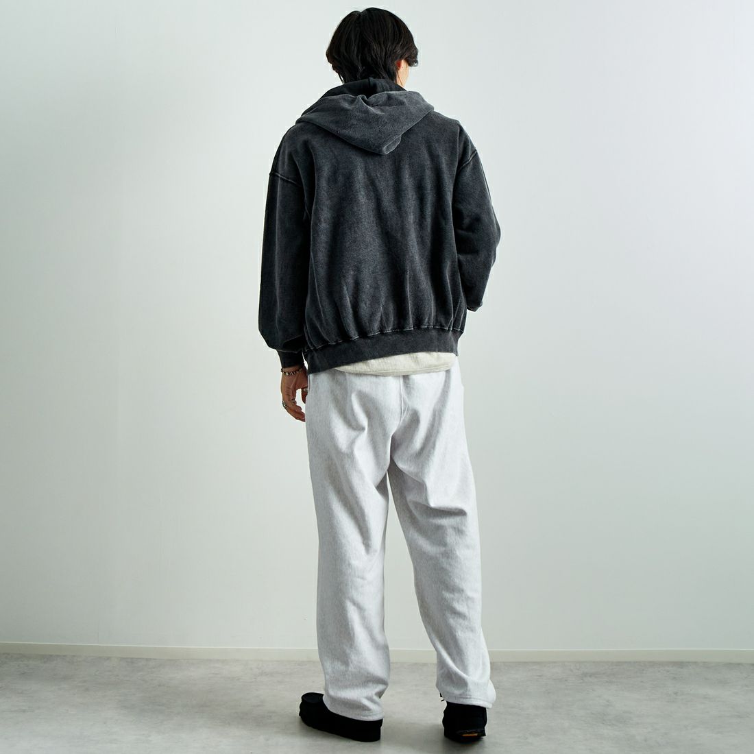 Jeans Factory Clothes [ジーンズファクトリークローズ] T/Cケミカルカコウウラケジップパーカー [2423-426IN] BLACK &&モデル身長：179cm 着用サイズ：L&&