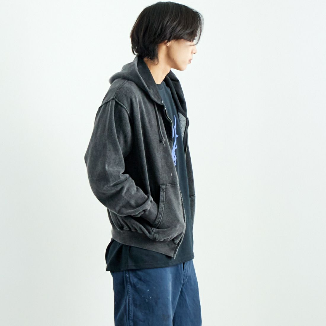 Jeans Factory Clothes [ジーンズファクトリークローズ] T/Cケミカルカコウウラケジップパーカー [2423-426IN] BLACK &&モデル身長：179cm 着用サイズ：L&&