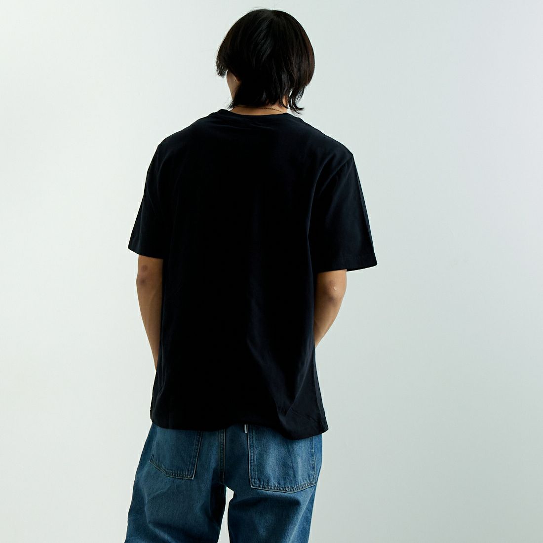 MAISON KITSUNE [メゾン キツネ] スピーディー フォックス パッチ コンフォート Tシャツ [MM00125KJ0008] BLACK &&モデル身長：179cm 着用サイズ：L&&
