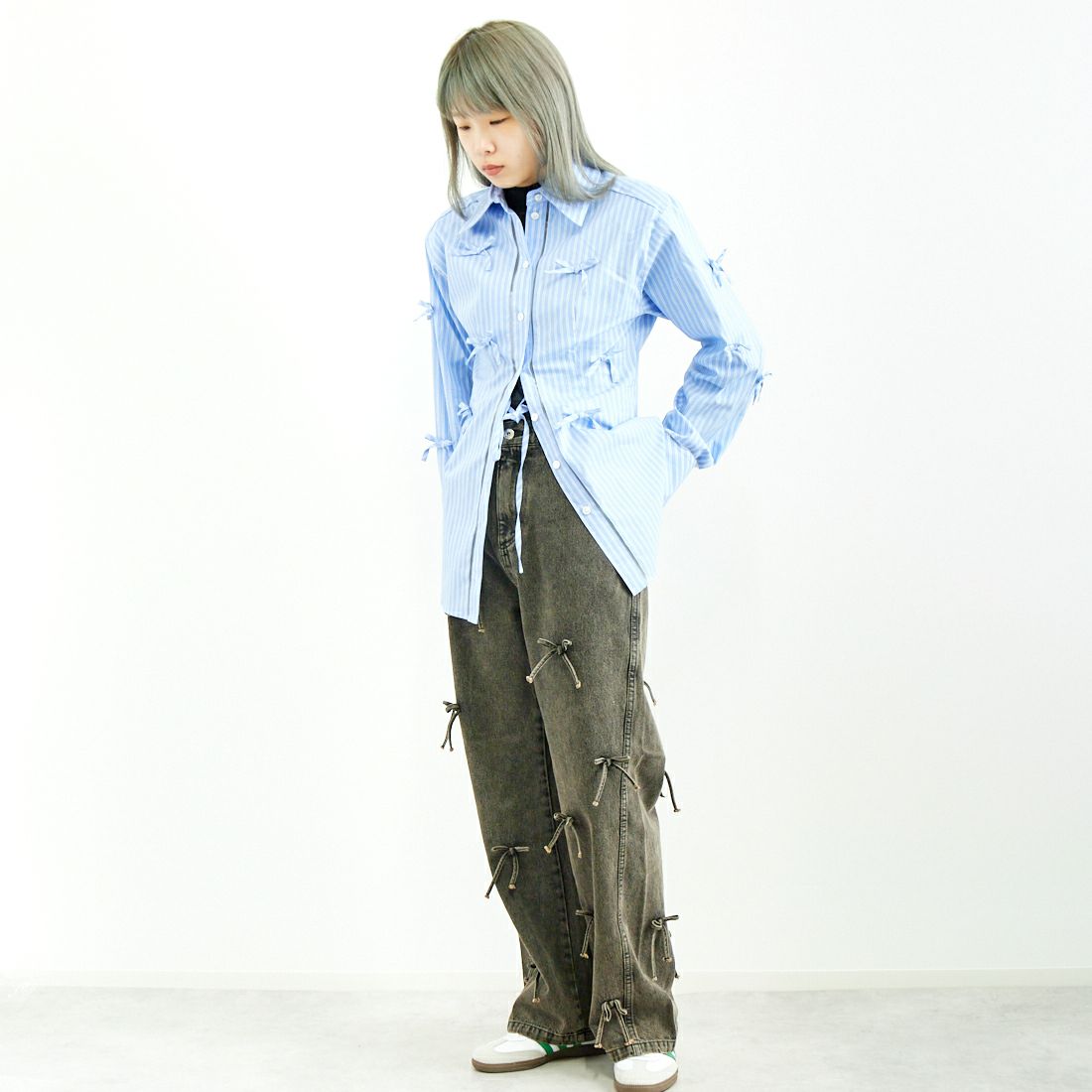 MAISON SPECIAL [メゾンスペシャル] メニーリボンナローシャツ [21242315211] BLU &&モデル身長：167cm 着用サイズ：F&&