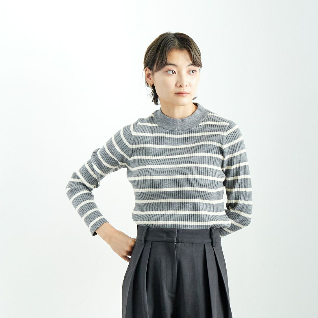 Jf Ready Made [ジェイエフレディメイド] モックネックニットプルオーバー [3006201] 897 ﾁｬｺｰﾙ/ &&モデル身長：160cm 着用サイズ：F&&