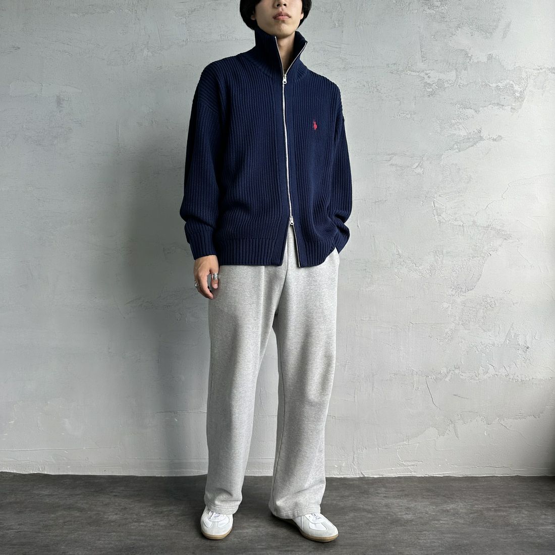 U.S.POLO ASSN. [ユーエスポロアッスン] 別注 ワンポイントロゴ刺繍 ドライバーズニットカーディガン [PLM43409IN-JF] ﾈｲﾋﾞｰ&&モデル身長：179cm 着用サイズ：L&&