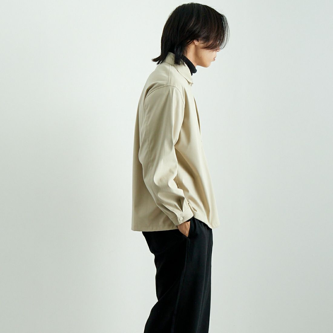 STILL BY HAND [スティルバイハンド] フェイクレザースキッパーシャツ [BL06243] IVORY &&モデル身長：179cm 着用サイズ：46&&