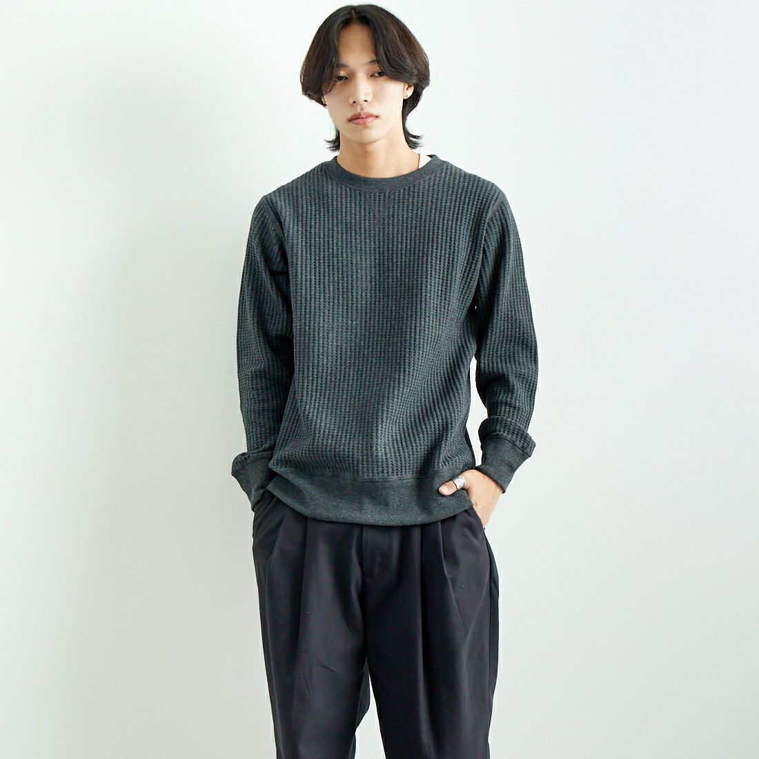 JE MORGAN [ジェイイーモーガン] ビッグワッフルクルーネックシャツ [JB001-52C] 18 ﾓｸCHARC &&モデル身長：179cm 着用サイズ：L&&