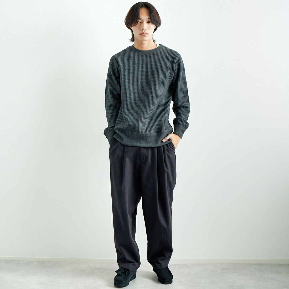 JE MORGAN [ジェイイーモーガン] ビッグワッフルクルーネックシャツ [JB001-52C] 18 ﾓｸCHARC &&モデル身長：179cm 着用サイズ：L&&