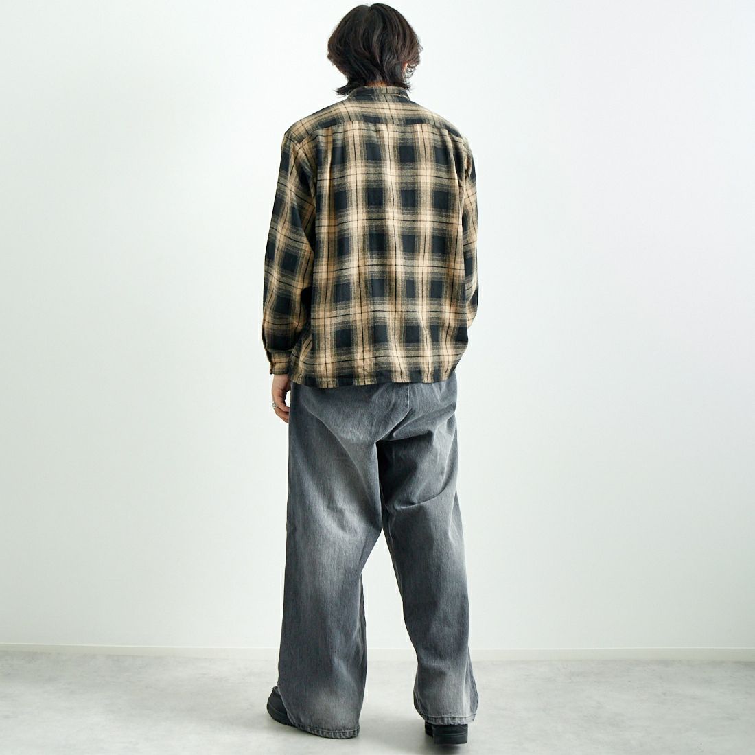 DAN RIVER [ダンリバー] 別注 オープンカラーシャツ [DR24S003-JF] BEIGE CHEC &&モデル身長：179cm 着用サイズ：L&&