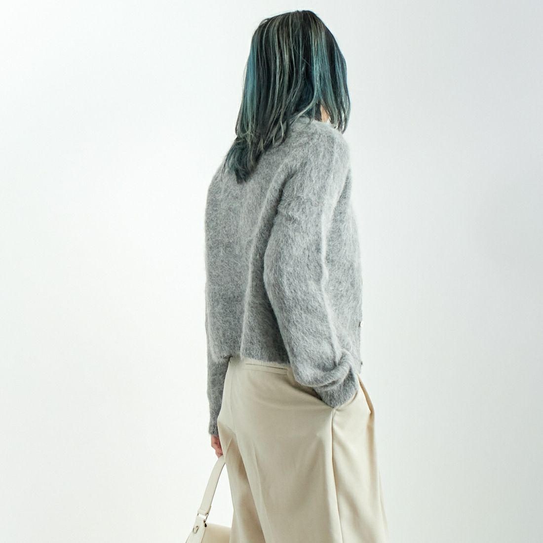 Gymphlex [ジムフレックス] クルーネック ショートカーディガン [GY-D0098SGK] TOP GREY &&モデル身長：167cm 着用サイズ：14&&