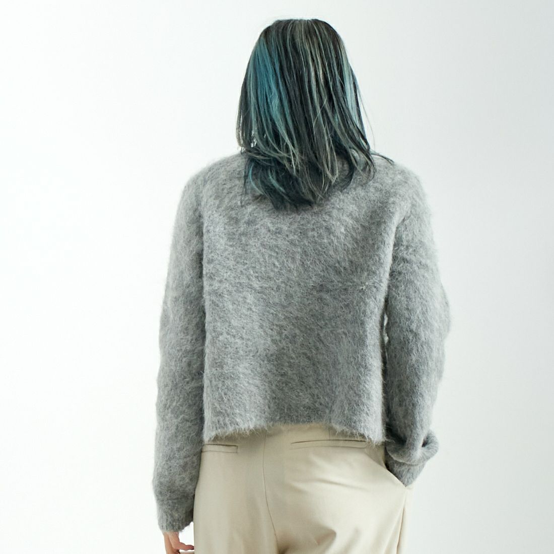 Gymphlex [ジムフレックス] クルーネック ショートカーディガン [GY-D0098SGK] TOP GREY &&モデル身長：167cm 着用サイズ：14&&