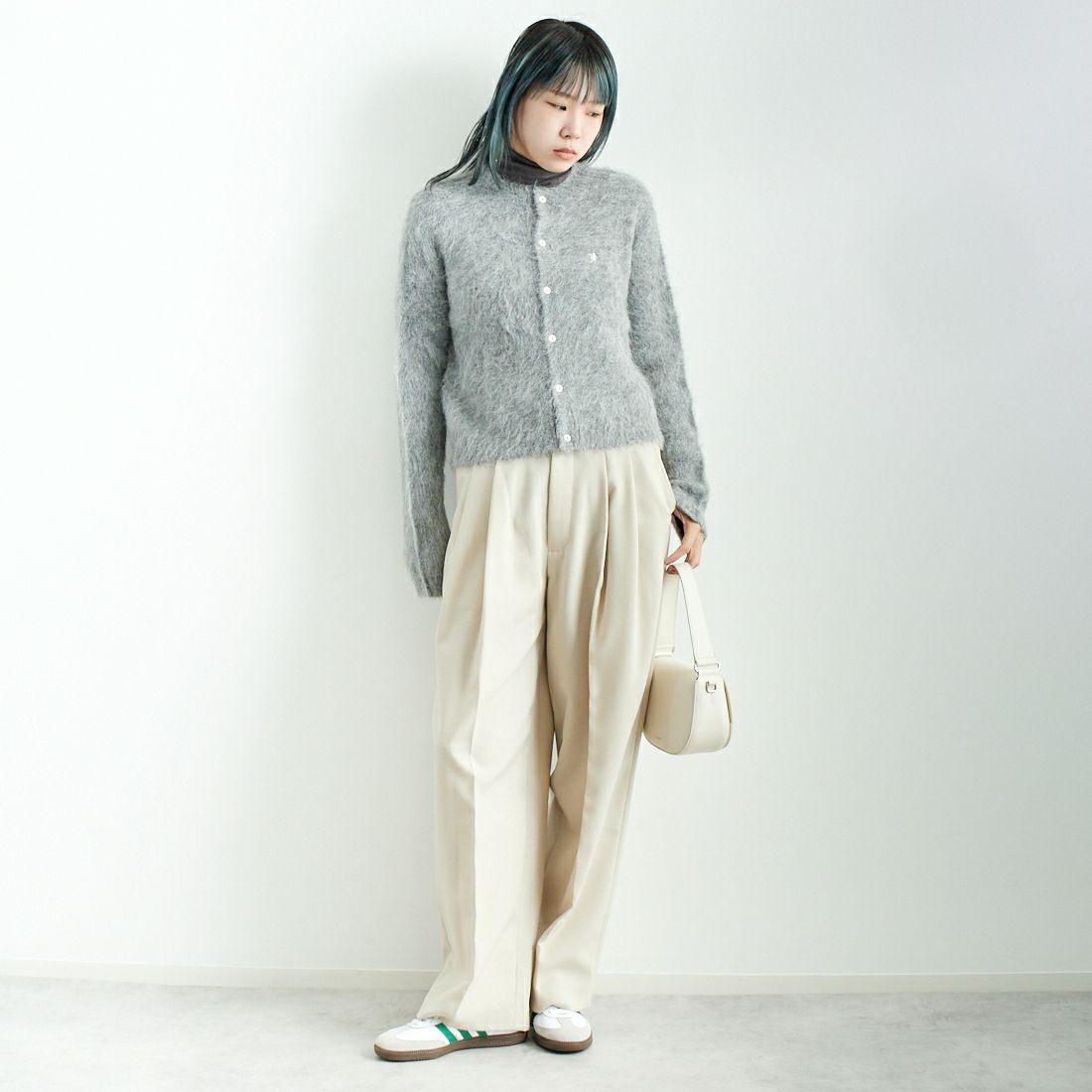 Gymphlex [ジムフレックス] クルーネック ショートカーディガン [GY-D0098SGK] TOP GREY &&モデル身長：167cm 着用サイズ：14&&