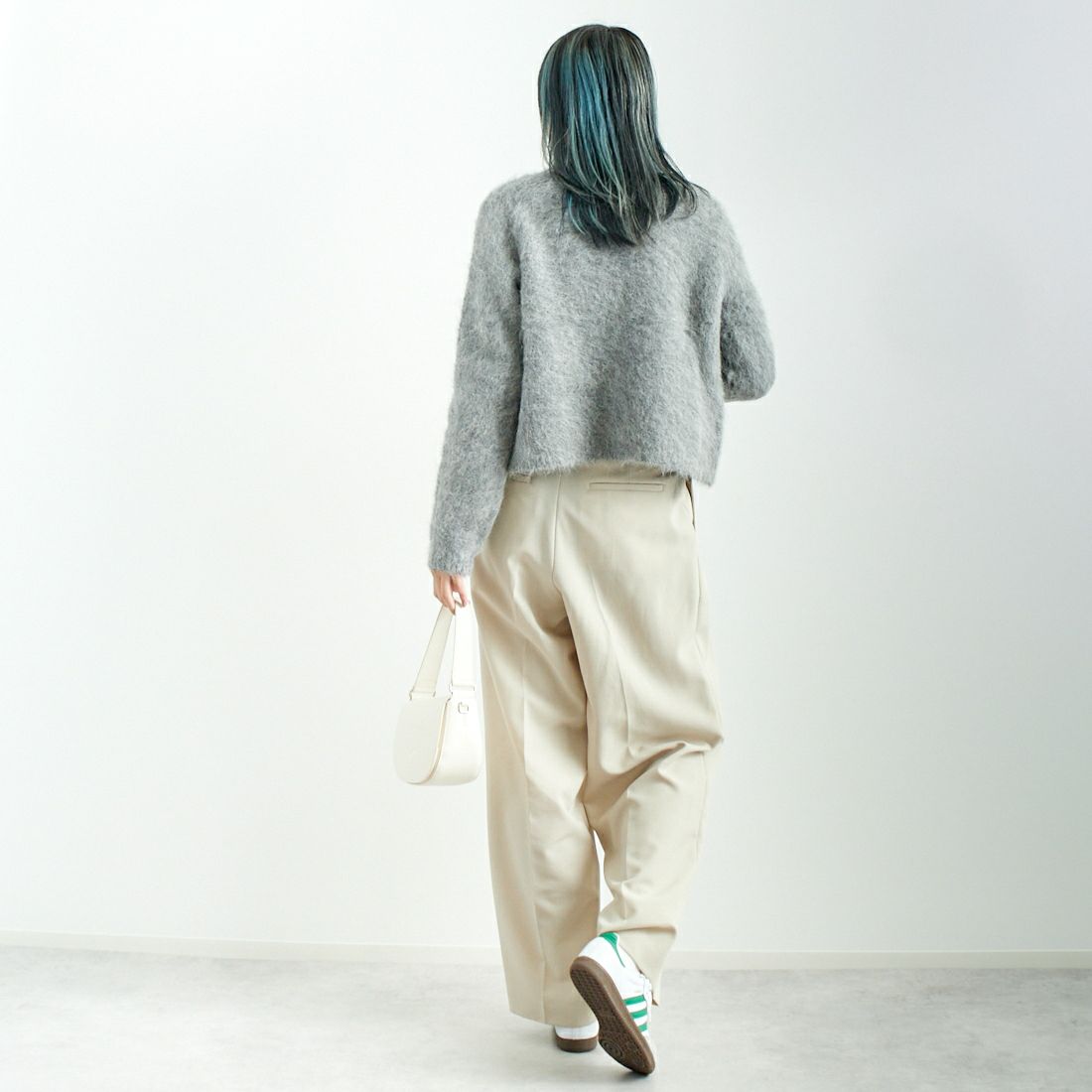 Gymphlex [ジムフレックス] クルーネック ショートカーディガン [GY-D0098SGK] TOP GREY &&モデル身長：167cm 着用サイズ：14&&