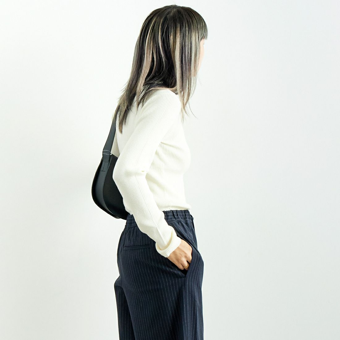 Jeans Factory Clothes [ジーンズファクトリークローズ] コンパクトリブハイネックニット [116-5027] OFF &&モデル身長：167cm 着用サイズ：F&&