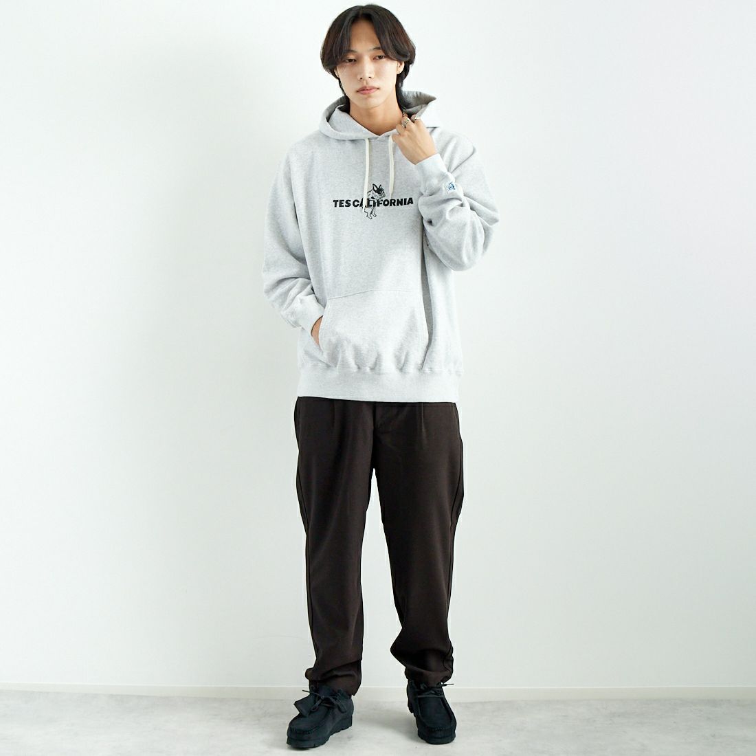 Jeans Factory Clothes [ジーンズファクトリークローズ] ウールライクニットツイルワイドテーパード [JFC-244-058] 54 BRN &&モデル身長：179cm 着用サイズ：L&&