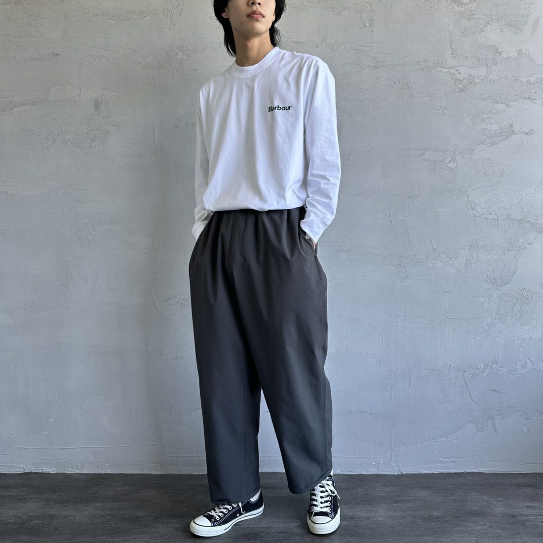 Barbour [バブアー] ワンポイントロゴ ロングスリーブTシャツ [MTS1328] WHITE &&モデル身長：179cm 着用サイズ：42&&