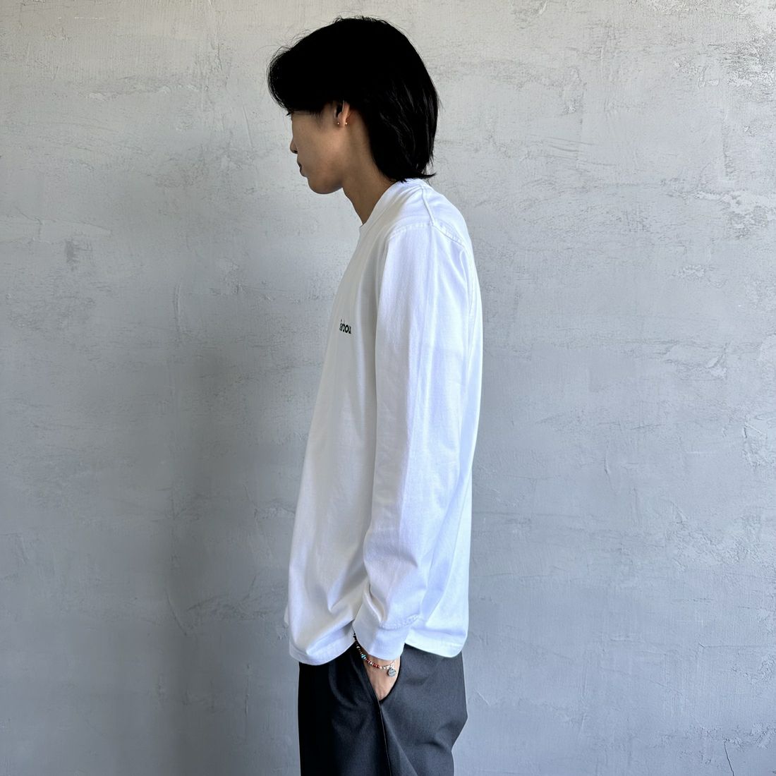 Barbour [バブアー] ワンポイントロゴ ロングスリーブTシャツ [MTS1328] WHITE &&モデル身長：179cm 着用サイズ：40&&