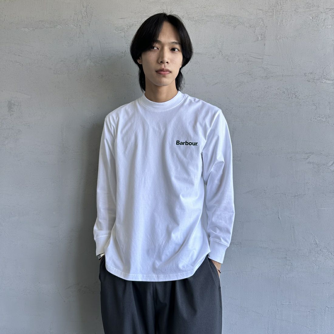 Barbour [バブアー] ワンポイントロゴ ロングスリーブTシャツ [MTS1328] WHITE &&モデル身長：179cm 着用サイズ：38&&