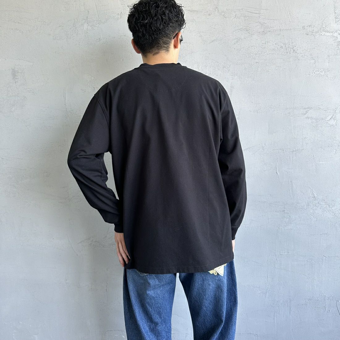 Barbour [バブアー] ワンポイントロゴ ロングスリーブTシャツ [MTS1328] BLACK &&モデル身長：168cm 着用サイズ：40&&
