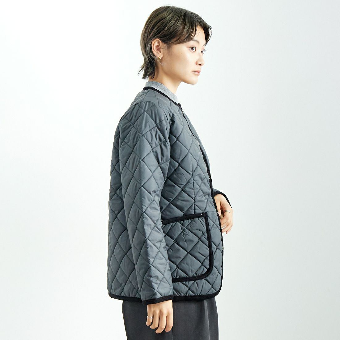 LAVENHAM [ラベンハム] クルーネックキルティングジャケット [LV6186] G95 LAMP B &&モデル身長：160cm 着用サイズ：8&&