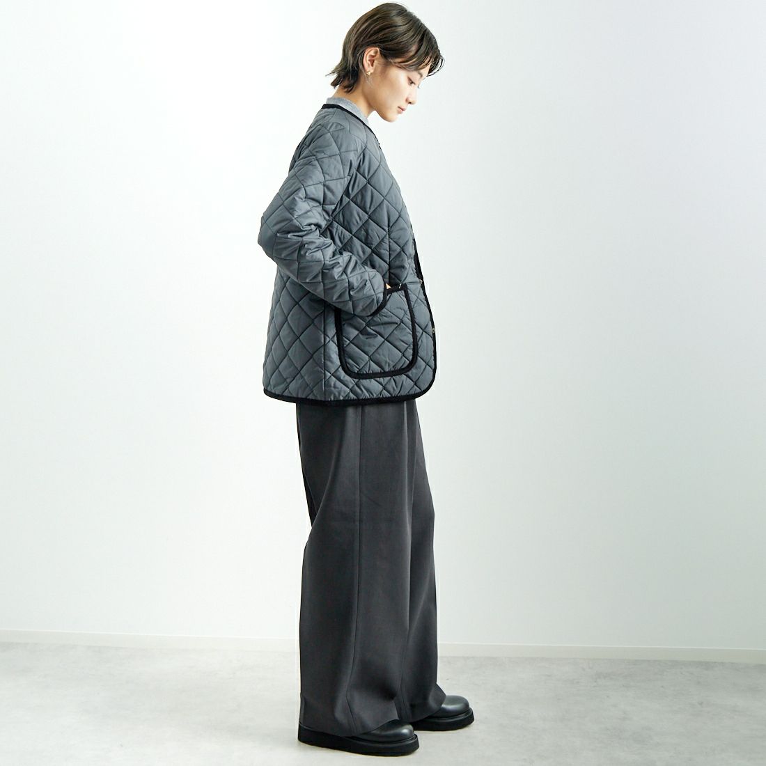 LAVENHAM [ラベンハム] クルーネックキルティングジャケット [LV6186] G95 LAMP B &&モデル身長：160cm 着用サイズ：8&&