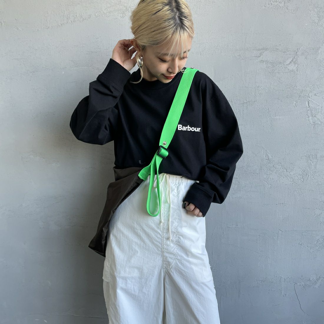 Barbour [バブアー] ワンポイントロゴ ロングスリーブTシャツ [MTS1328] BLACK &&モデル身長：150cm 着用サイズ：36&&