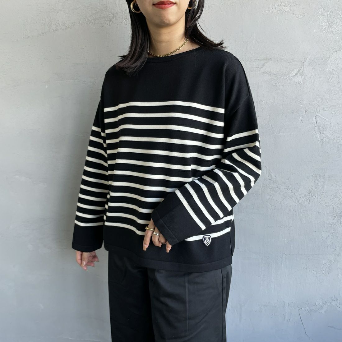 ORCIVAL [オーシバル] ウールプレーティング ボートネックニット [OR-D0101CRA] BLACK/ECRU&&モデル身長：163cm 着用サイズ：1&&