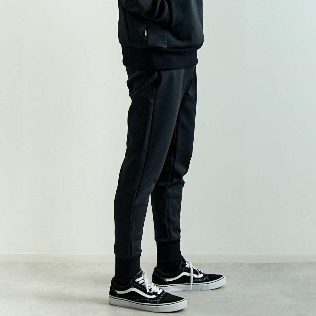 SY32 [エスワイサーティトゥ] ダブルニット ロングパンツ [14519] BLACK &&モデル身長：179cm 着用サイズ：L&&