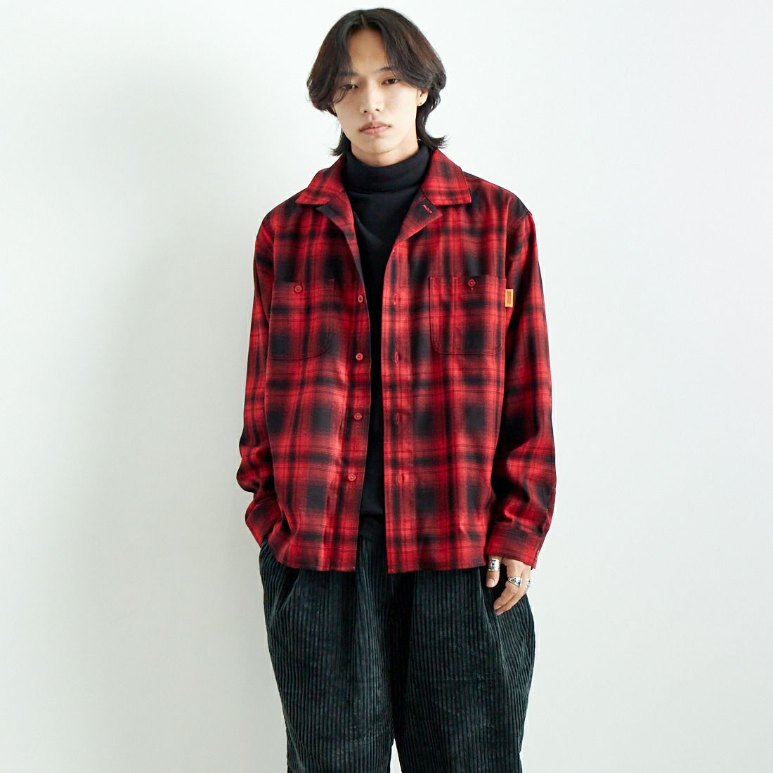 UNIVERSAL OVERALL [ユニバーサルオーバーオール] オープンカラーワークシャツ [U2433102] RED &&モデル身長：179cm 着用サイズ：L&&