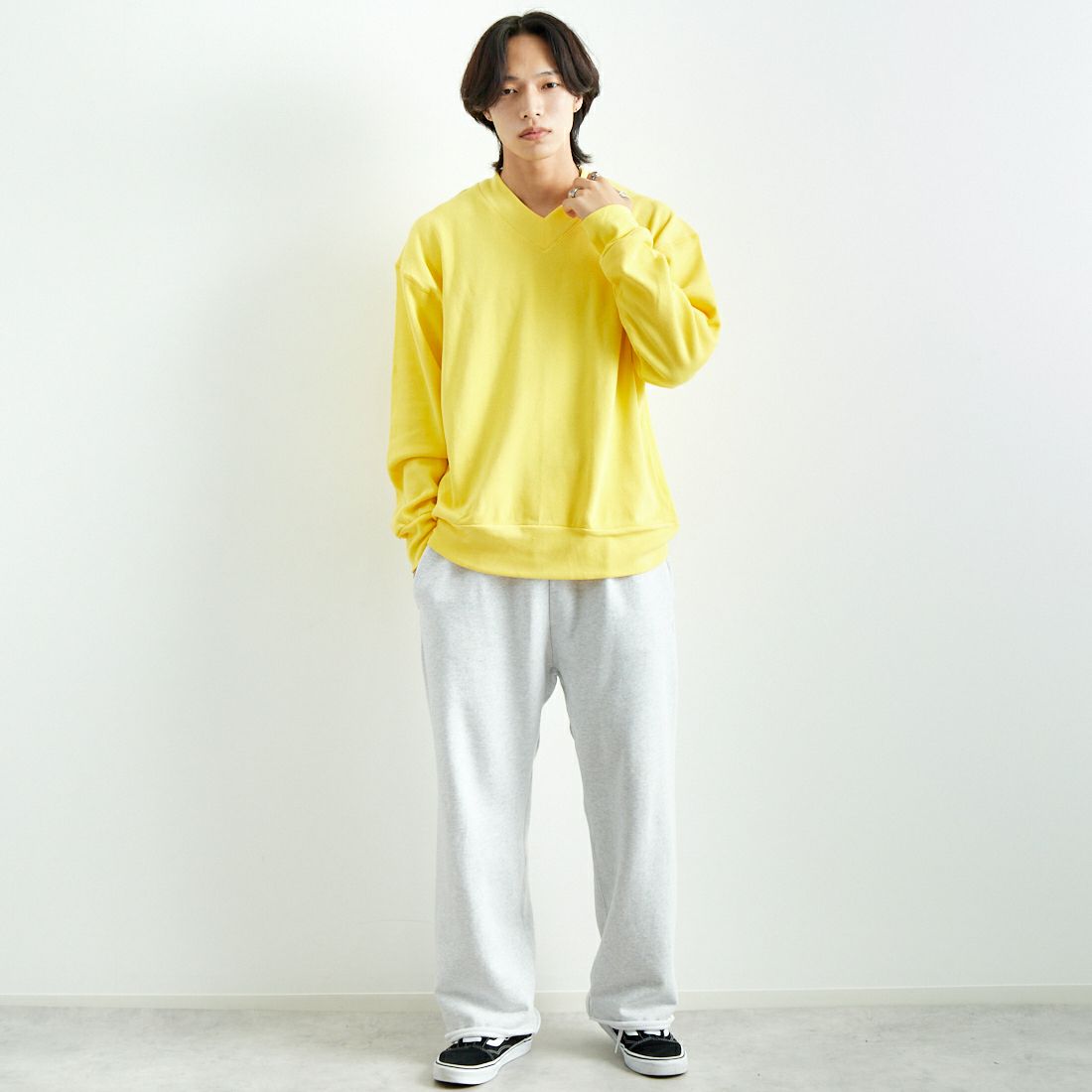 GICIPI [ジチピ] GIRAFFA ジラーファ コットンVネックミラノリブニットソープルオーバー [2407A-MODI] CAPELLA &&モデル身長：179cm 着用サイズ：5&&