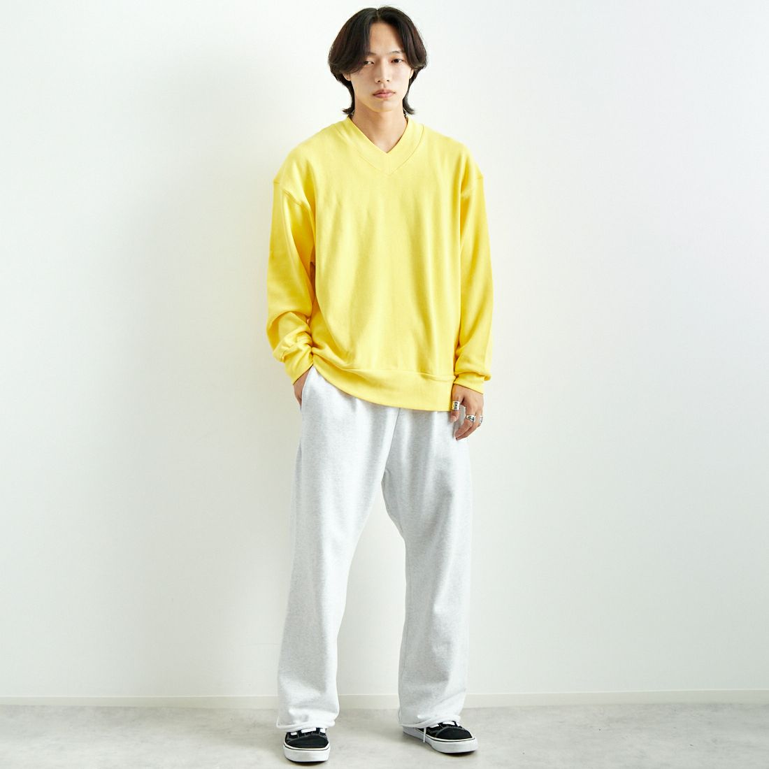 GICIPI [ジチピ] GIRAFFA ジラーファ コットンVネックミラノリブニットソープルオーバー [2407A-MODI] CAPELLA &&モデル身長：179cm 着用サイズ：5&&