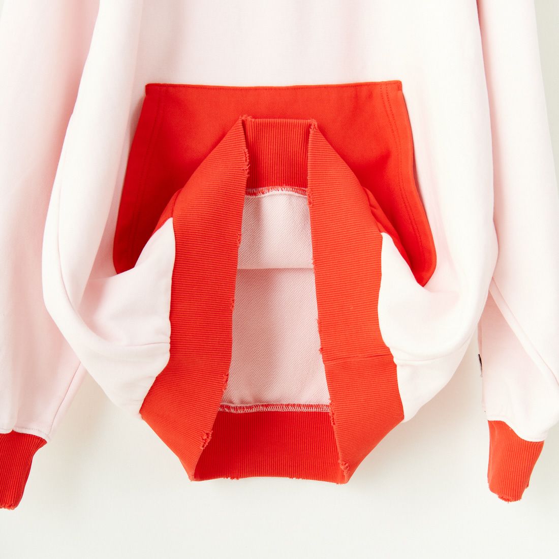 Le Pigeon Voyageur [ル ピジョン ヴォワイヤジュール] ツートーンフーディ [PGD3-12M022] PINK/RED